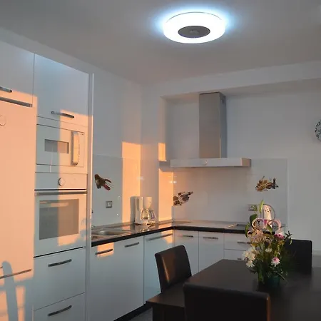 Sweet By The Sea - 060